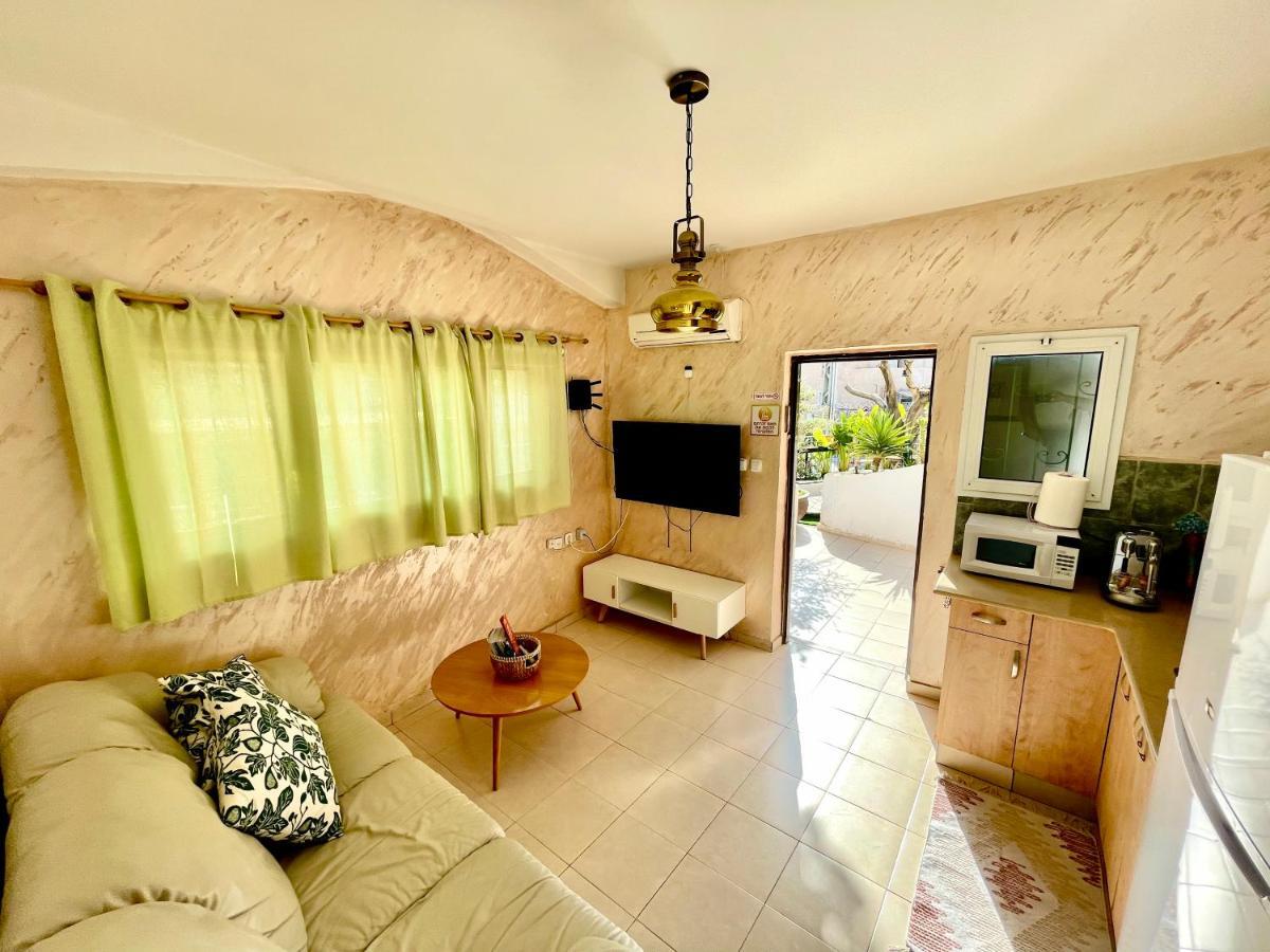 Oasis Garden Apartment *